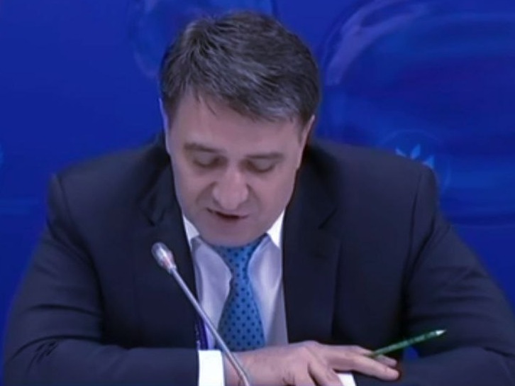 Глава Махачкалы Джамбулат Салавов доложил Президенту о ликвидации последствий паводков в городе.