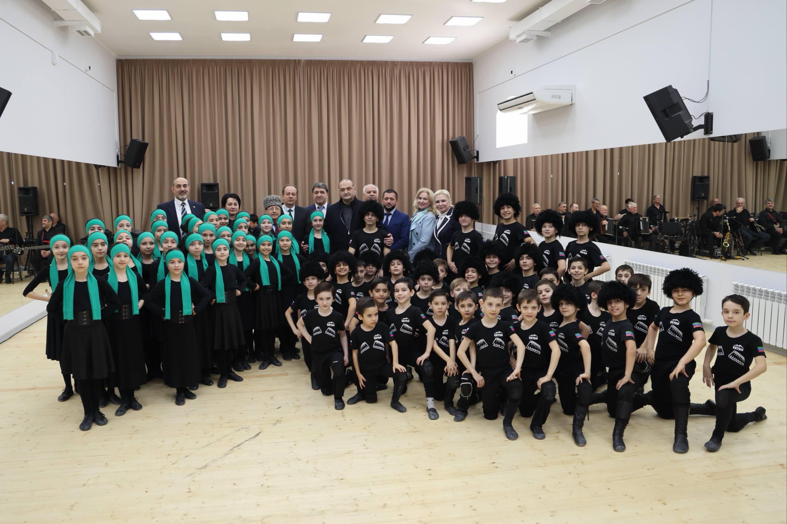 Глава Дагестана Сергей Меликов осмотрел обновлённое здание Республиканского фольклорного хореографического центра.