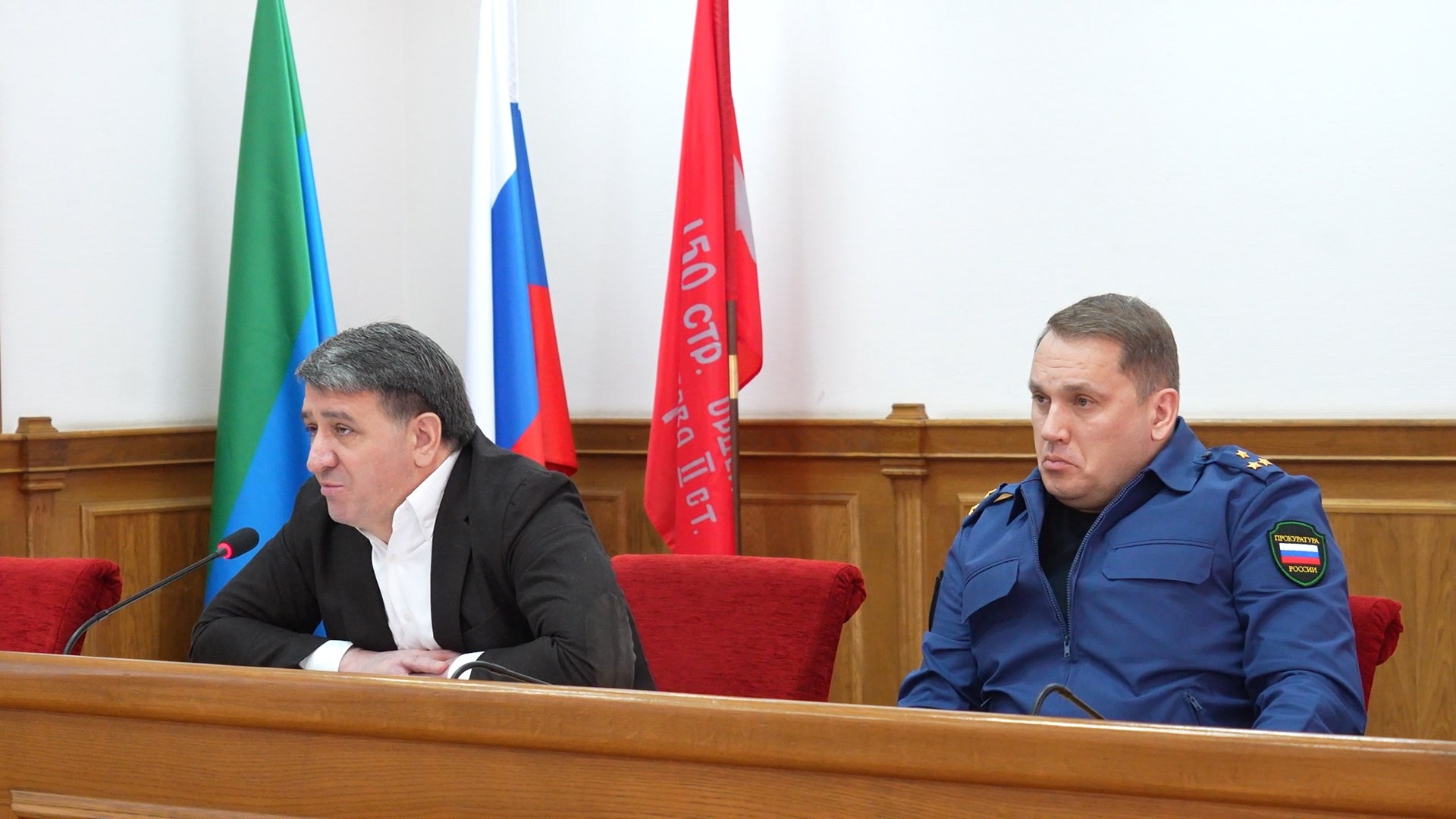 Мэр столицы Джамбулат Салавов провел плановое заседание комиссии по чрезвычайным ситуациям и обеспечению пожарной безопасности  .