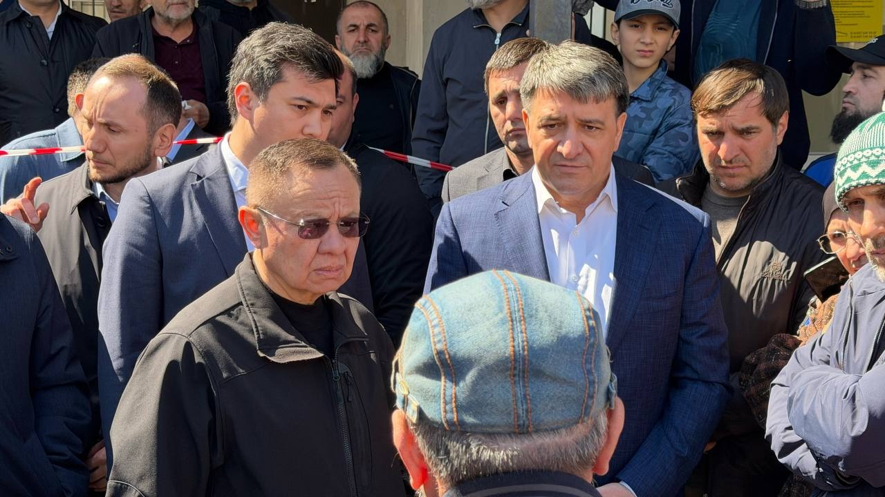 В Махачкале подведут промежуточные итоги обследования домов возле места обрушения.