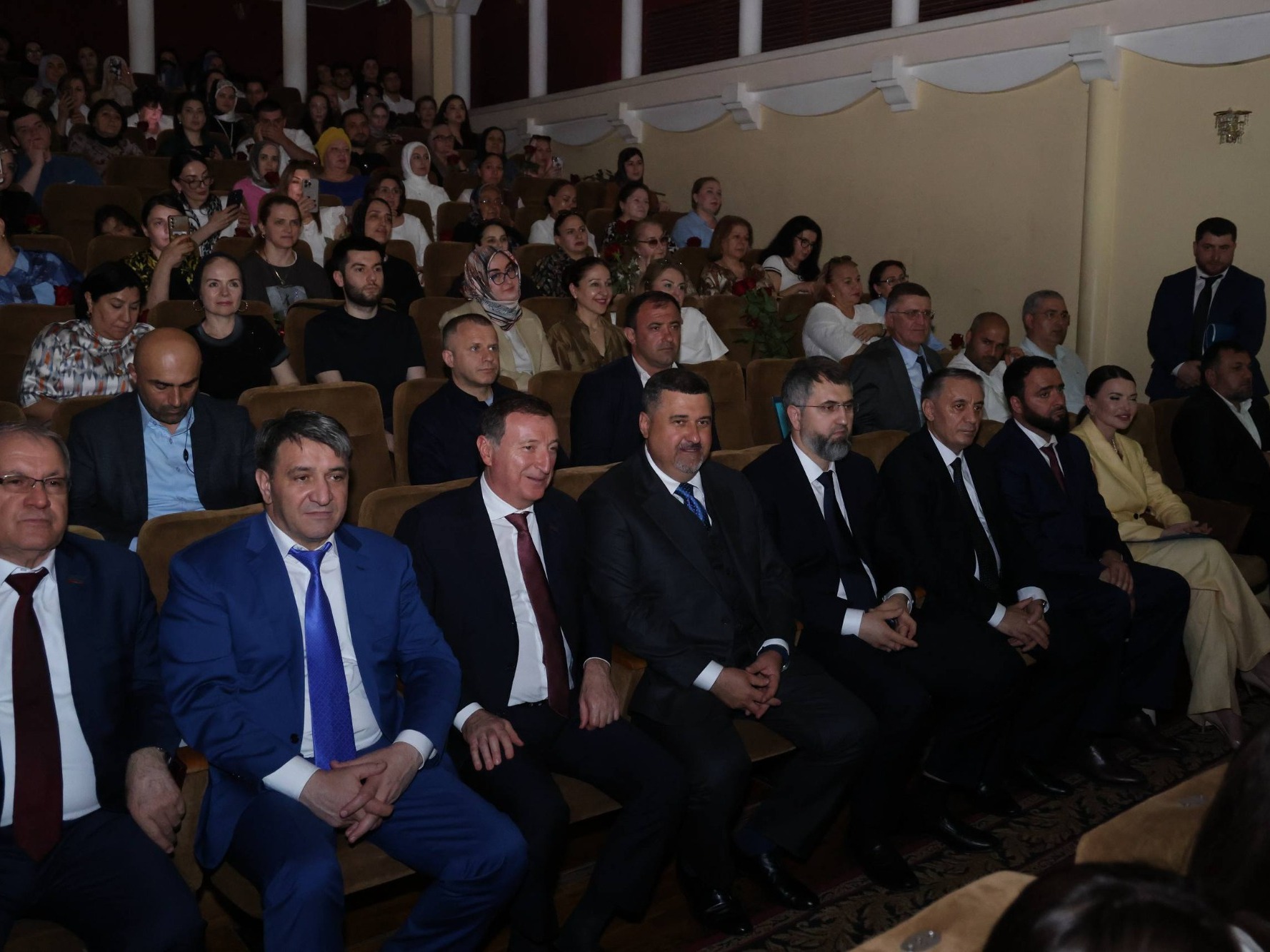 Глава города Махачкалы Джамбулат Салавов принял участие в торжественном мероприятии, приуроченном ко Дню медицинского работника.