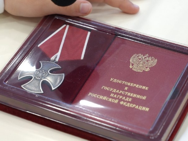 Джамбулат Салавов вручил государственные награды родственникам военнослужащих,  погибших при выполнении воинского долга в ходе СВО.