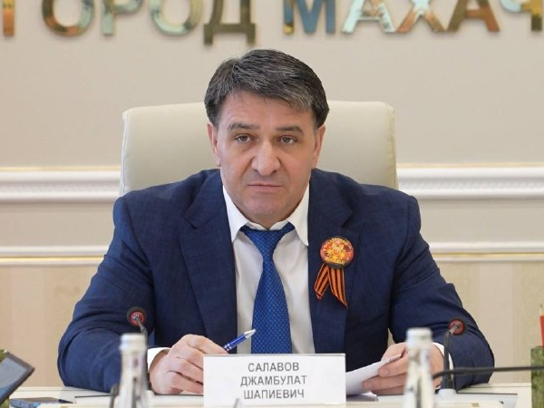 Глава Махачкалы Джамбулат Салавов провел личный прием граждан.