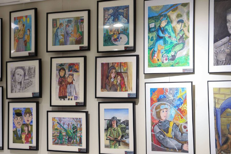 Глава города Махачкалы Джамбулат Салавов принял участие в торжественной церемонии награждения победителей художественной выставки-конкурса «ВОВеки СВОи».