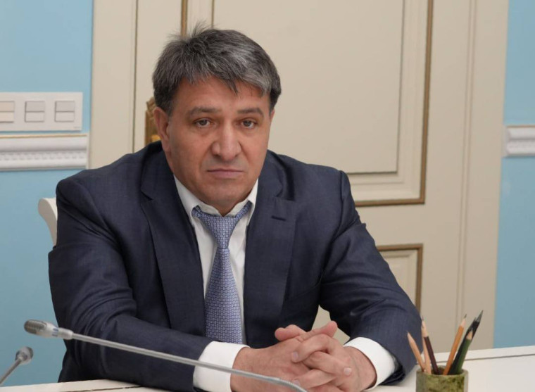 Джамбулата Салавова представили руководящему составу администрации Махачкалы.